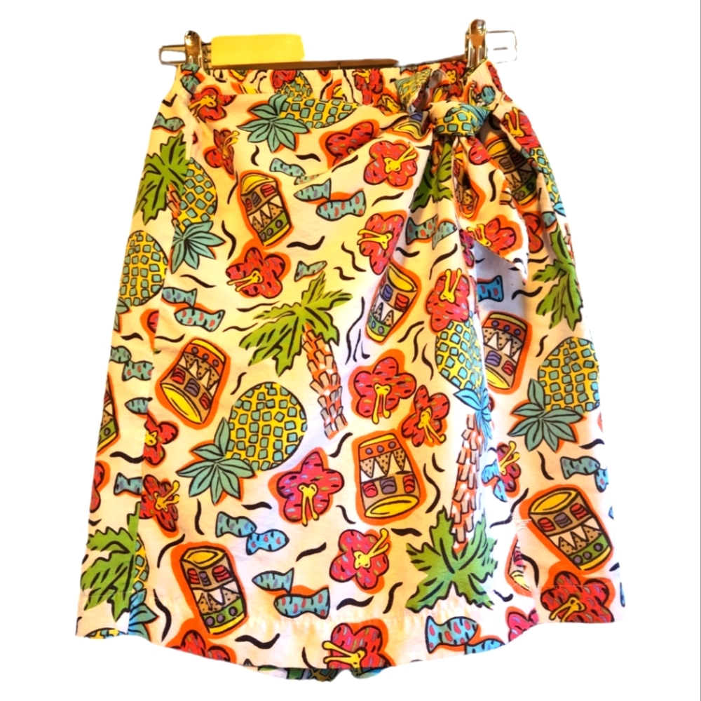Tropical DOCKERS Shorts with Wrap Front